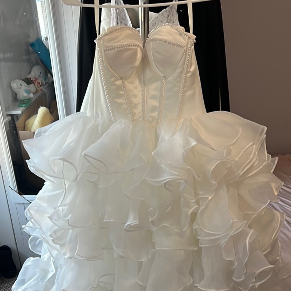 Chic White Ruffled Prom Dress